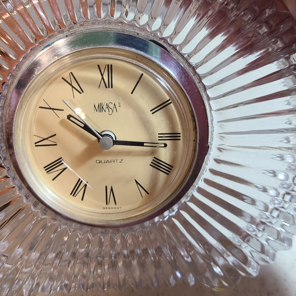 Mikasa Crystal Table Clock with Black and Silver Details - Picture 7 of 7